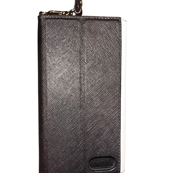 NWOT Kate Spade Black and White Phone Wristlet - Picture 3 of 3